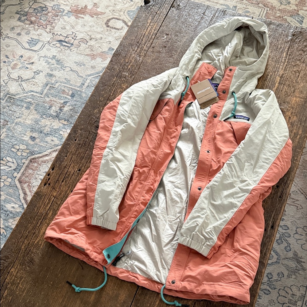 Patagonia Women's Skyforest Parka in Coral and Cream